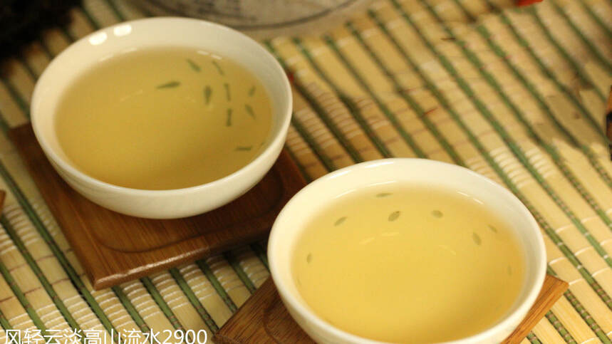 在云南勐腊的麻黑村，人人会制茶个个是高手，制得茶香汤柔