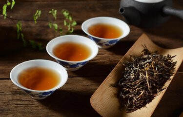 喝红茶用白瓷，茶的品质细节全部看得见