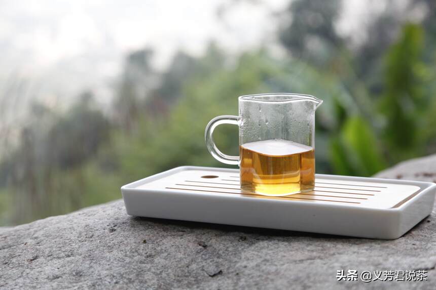 打开荒野红茶的正确姿势，清冽甘甜自带老枞木质香，真是提气