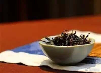霸道单丛茶“贡香”，此茶是否因古时进贡朝廷而得名？