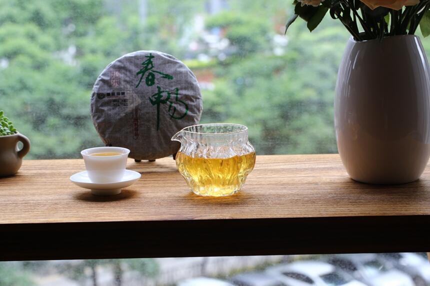 云南岩茶：汤色青黄透亮、口感清凉回甘、水路细腻、冲泡独特