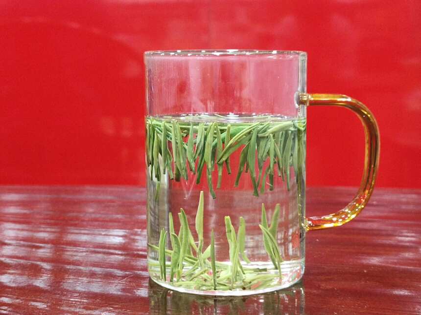 最漂亮的两种绿茶，雀舌和竹叶青，咱西安的茶友你会分辨吗？