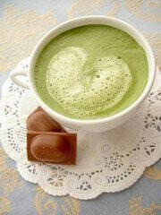 绿色的粉沫调成糊状，也是一道茶！