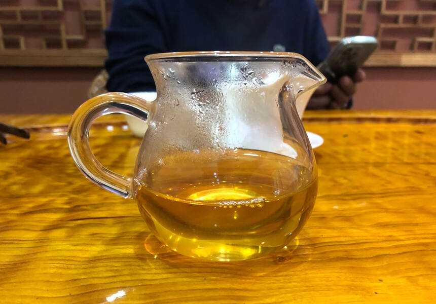 帝芙特鉴茶：汤色漂亮，茶香浓郁！这款生茶值得收藏吗？