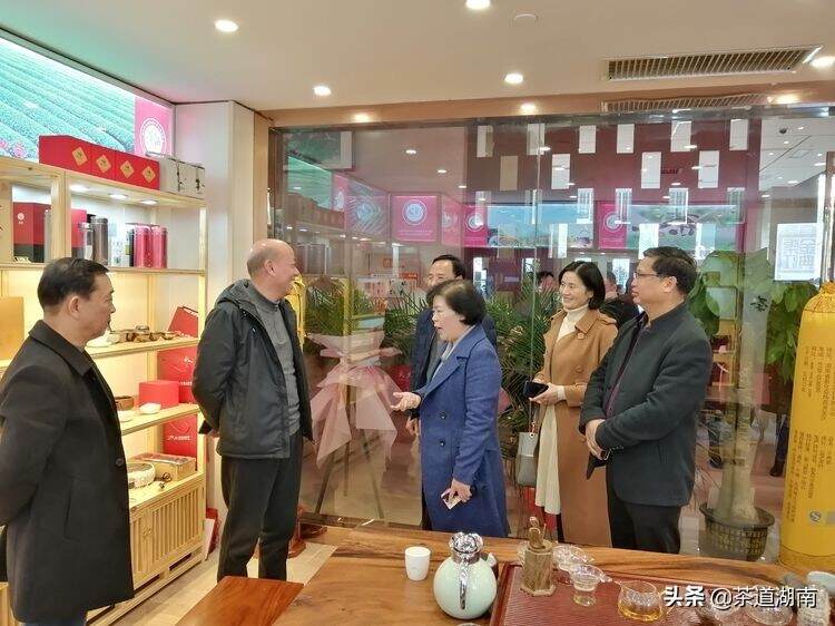 “新化红”城市中轴品牌茶店建立