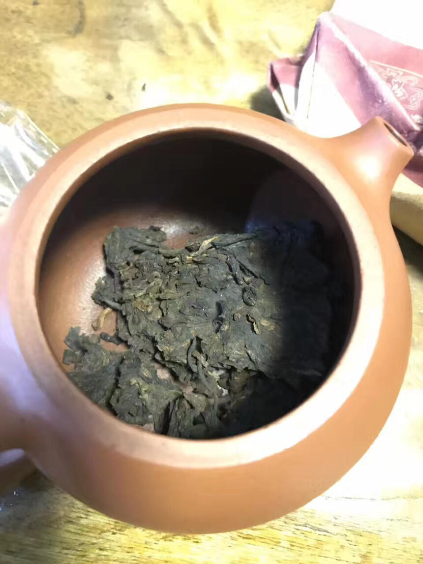 广云贡老普洱生茶，时代绝响的茶饼开泡分享