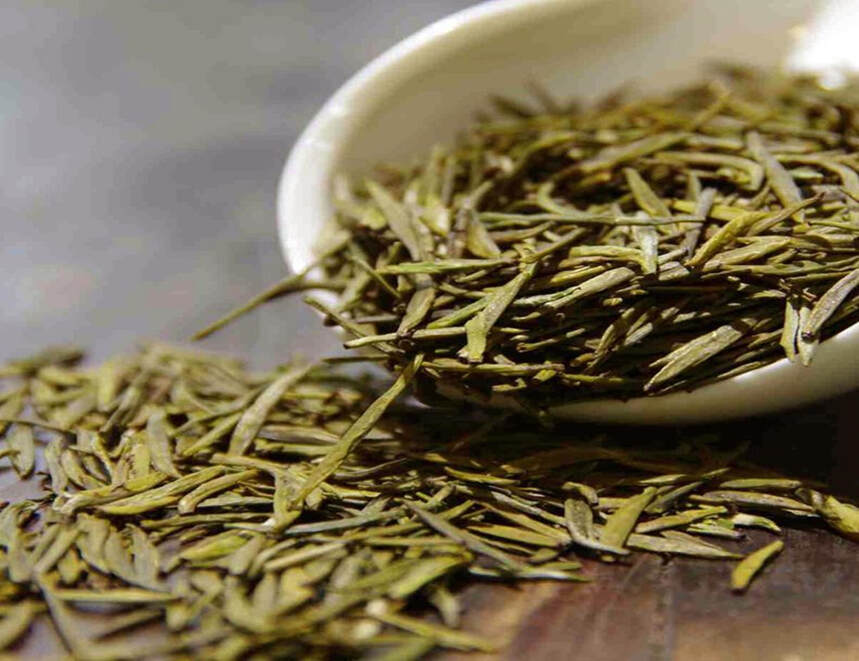 细说黄茶的“闷黄”工艺，由绿变黄，茶叶经历了怎样的历练过程