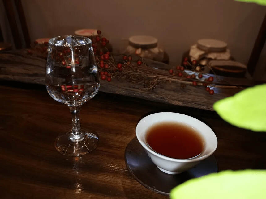 品尝茶与酒，中国人的两种性格