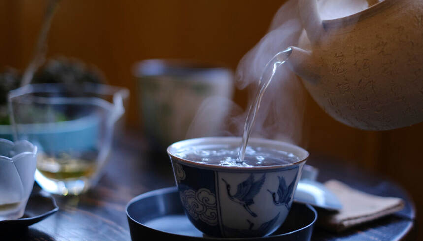 老人喝茶，最好避开这三个时段，选对时间喝茶更养生