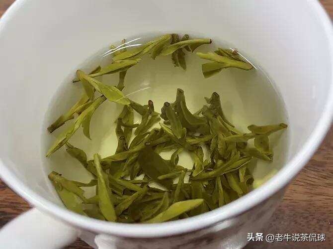立秋饮茶，仍以绿茶为主，或搭配红茶