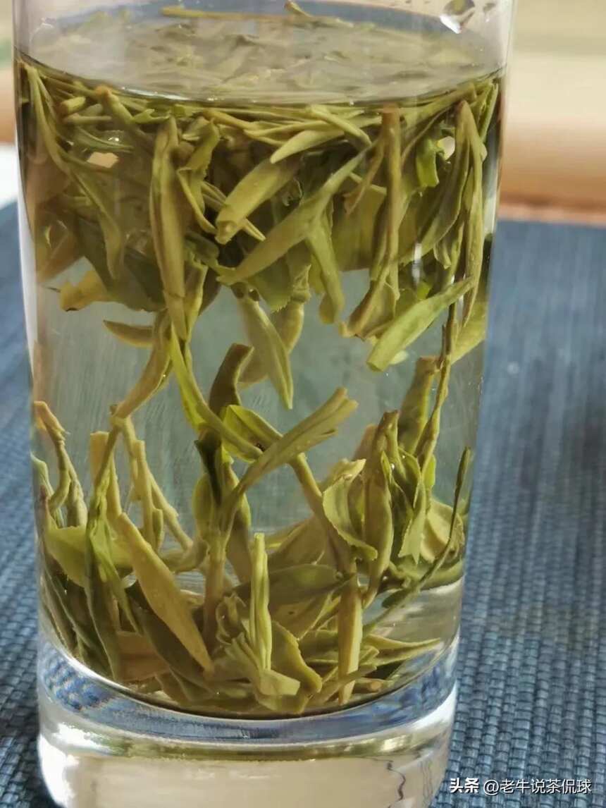 立秋饮茶，仍以绿茶为主，或搭配红茶