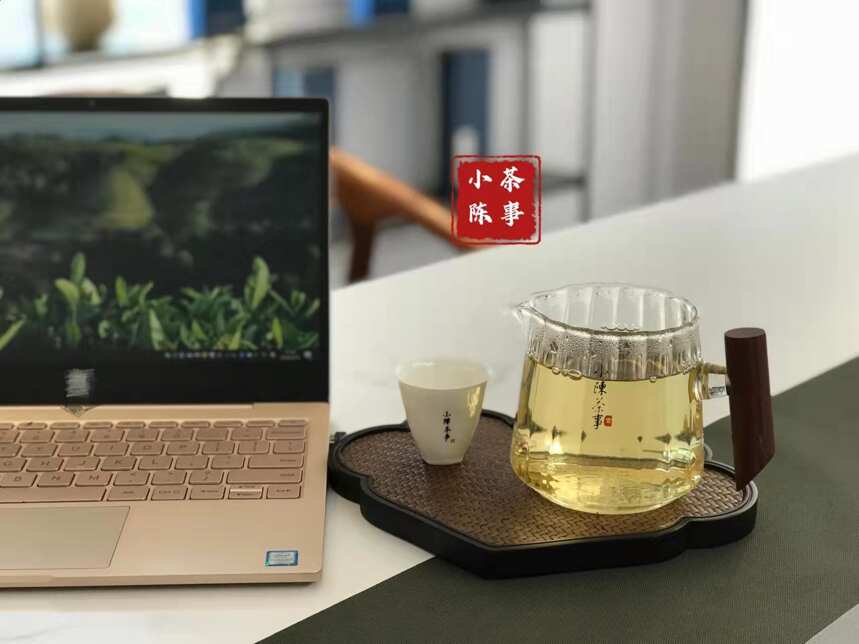 办公室怎么泡茶比较好？教你3招，绿茶、白茶、红茶、花茶都能用