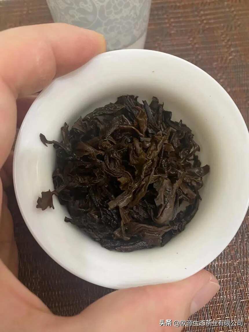 80年代云普洱生茶陈年老茶中茶绿印勐海茶饼357克