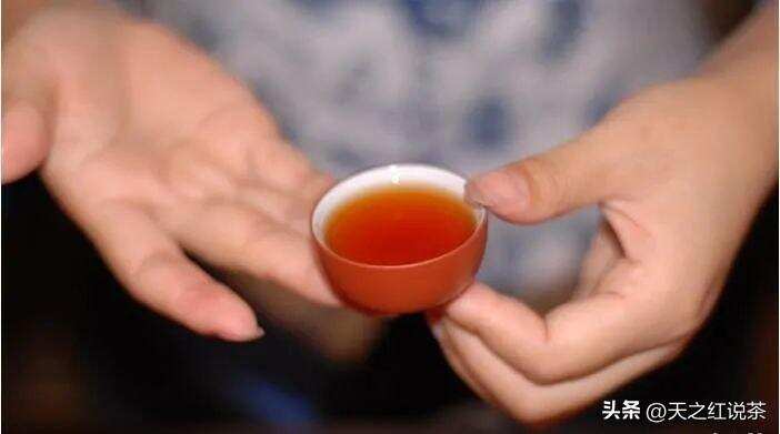 常喝茶和喝白开水有何区别？