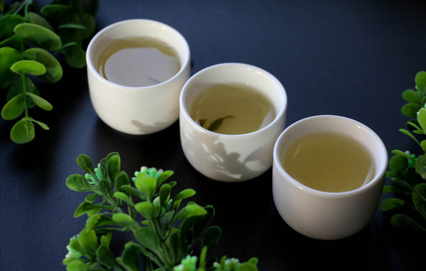 喝茶和喝白开水哪种更健康？