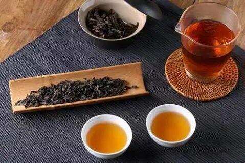 新手入门岩茶，该从贵的茶喝起，还是便宜的口粮茶喝起？