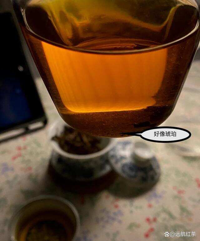 一边听歌一边喝茶｜古树红茶