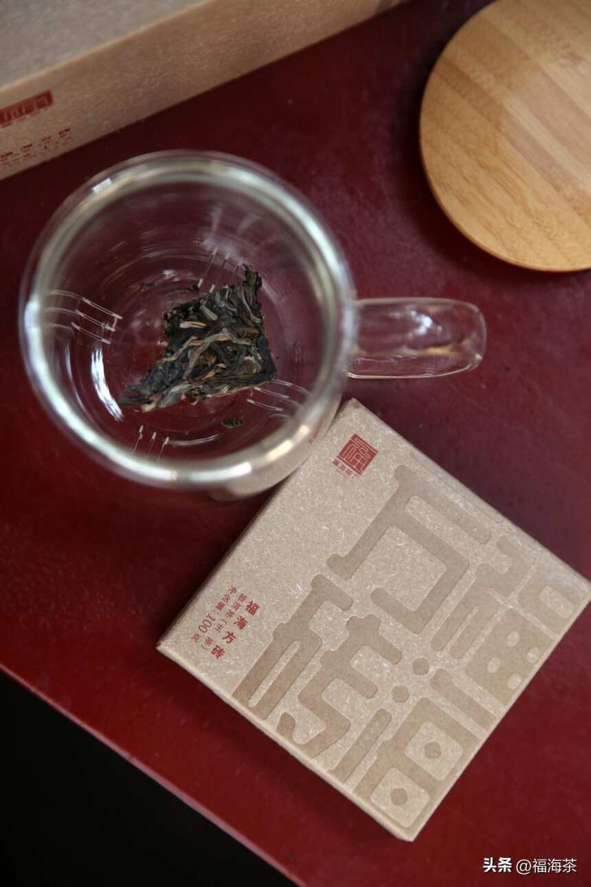 福海讲堂：为什么普洱茶要紧压成饼沱砖，而不散存呢？