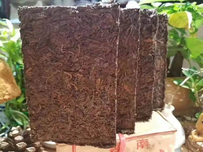 #普洱茶# 80年代8582，250克老生砖。