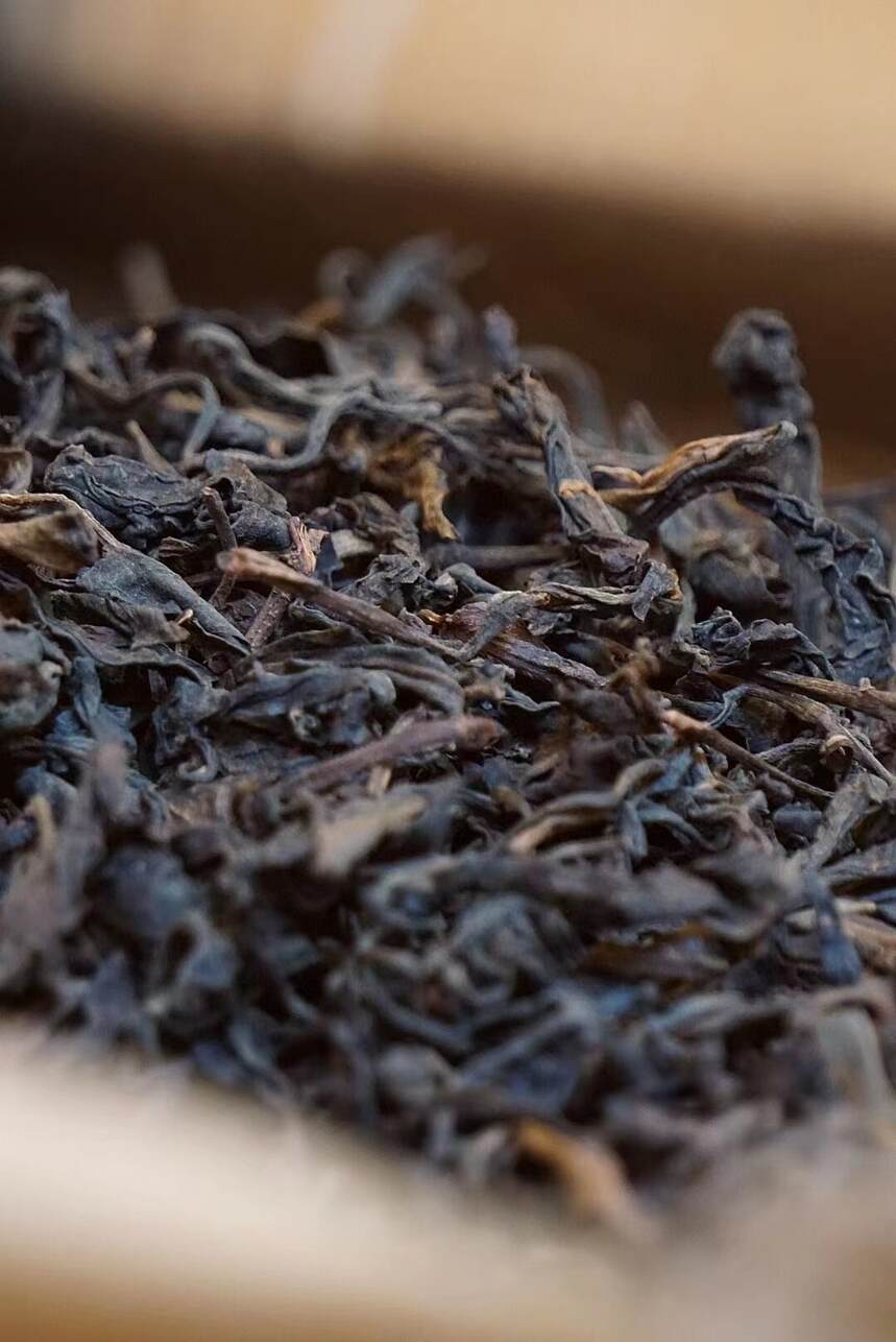 #普洱茶# 99年乌金野生散茶250克一盒
普洱奇种