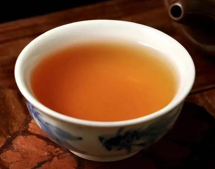 #普洱茶# 401春海茶厂大字绿印青饼，采用古法石墨