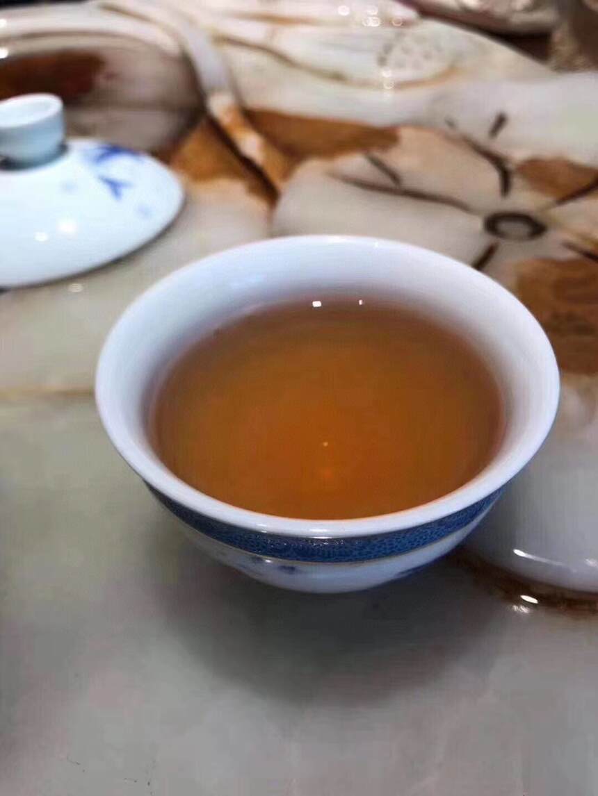 #普洱茶#   96年老青饼，格纹纸生茶，干仓存放。