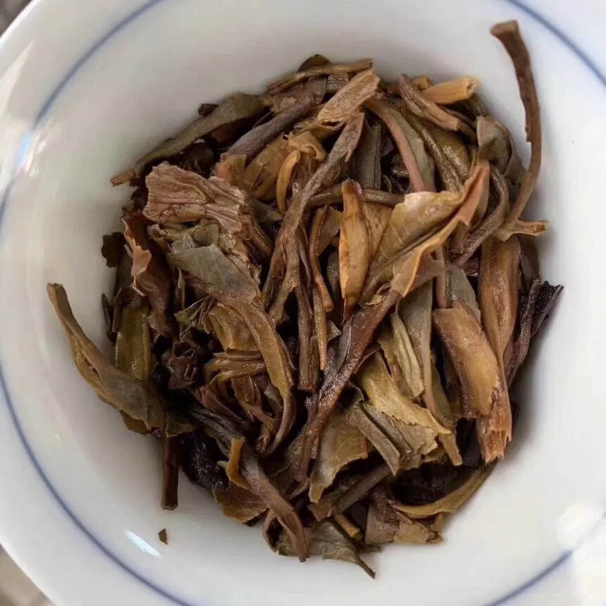 04年班章生态茶五星生茶，烟味足，纯干仓！#发现深圳
