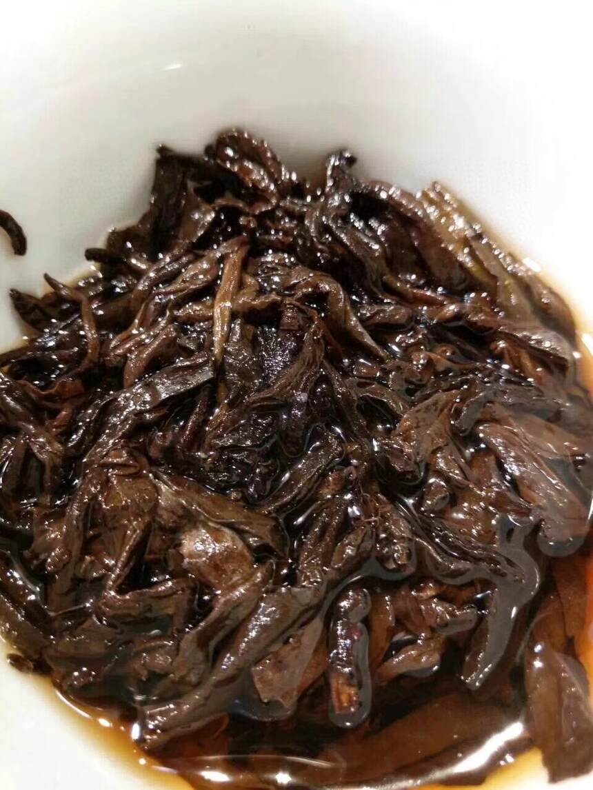 #普洱茶# 2012年布朗山古树纯料手工捏制的一款熟
