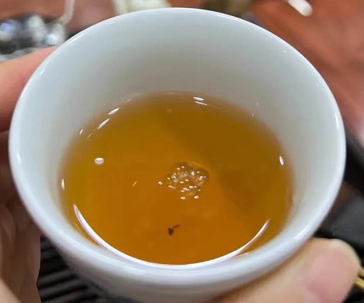 #普洱茶# 2011年临沧银毫茶厂出品，银毫金瓜 2