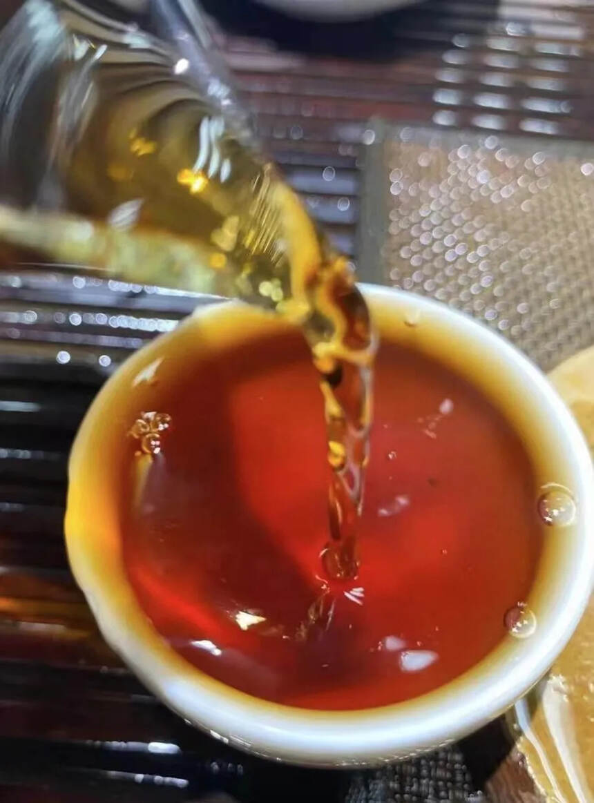 #普洱茶#   70年代同庆号老生茶，红褐，陈韵，樟