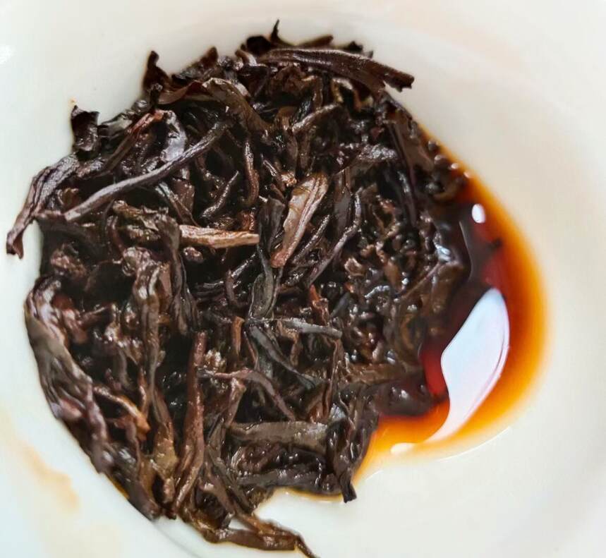 #普洱茶# 09年宫廷散料。
口感：勐海传统工艺发酵