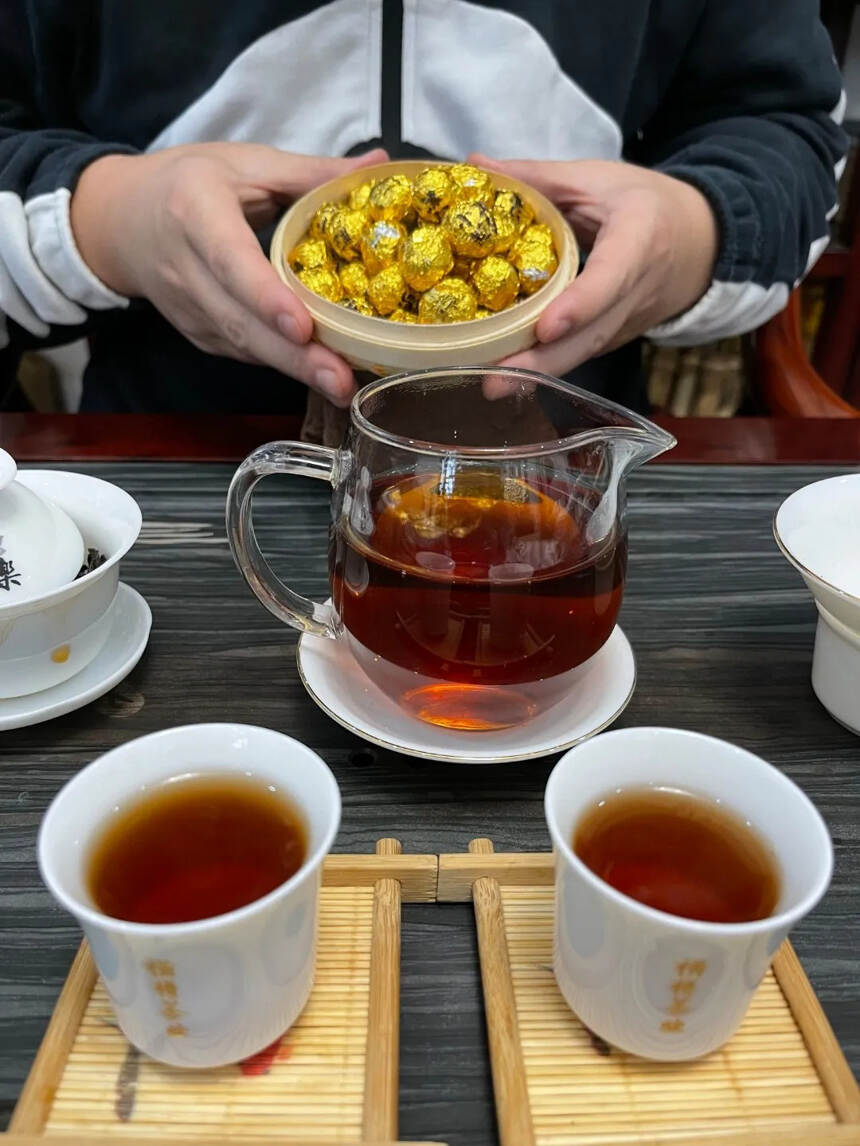 #普洱茶# 出差出门外出旅游，陪伴神茶。
2021年