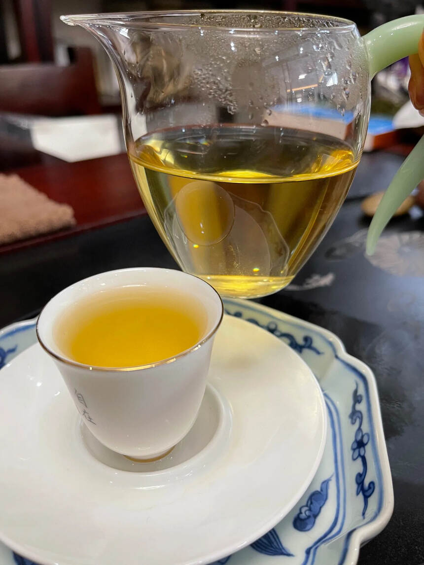 龙珠生茶系列—广别老寨古树龙珠，一粒7克。
广别老寨