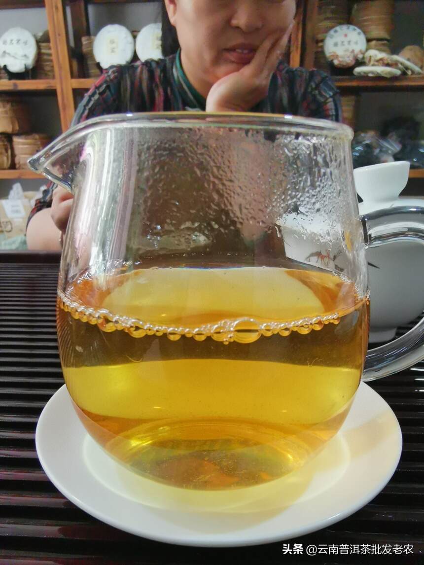 下午茶开一片2019年班盆古树
茶汤粘稠，回甘持久，