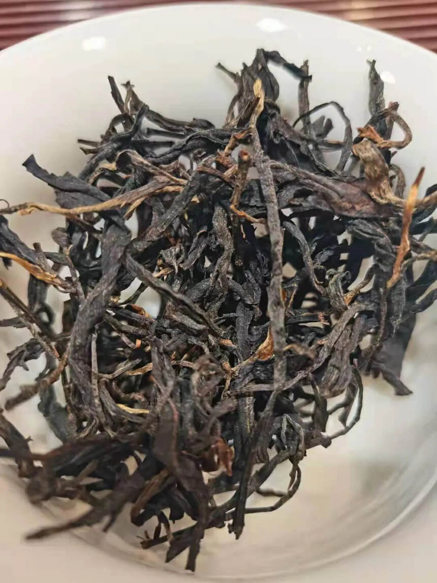 滇红茶2022年古树红茶
香气：红糖香、蜜花香花果香