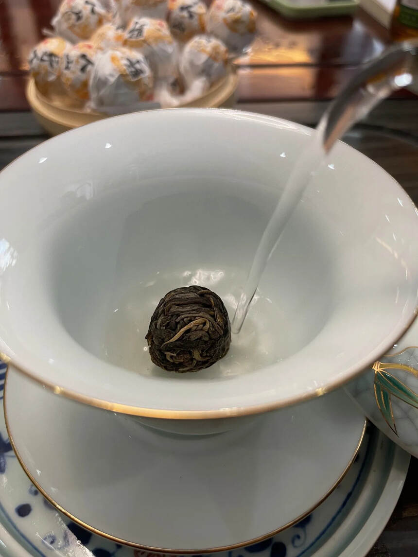 龙珠生茶系列-2021年野人山古树龙珠，一粒7克。