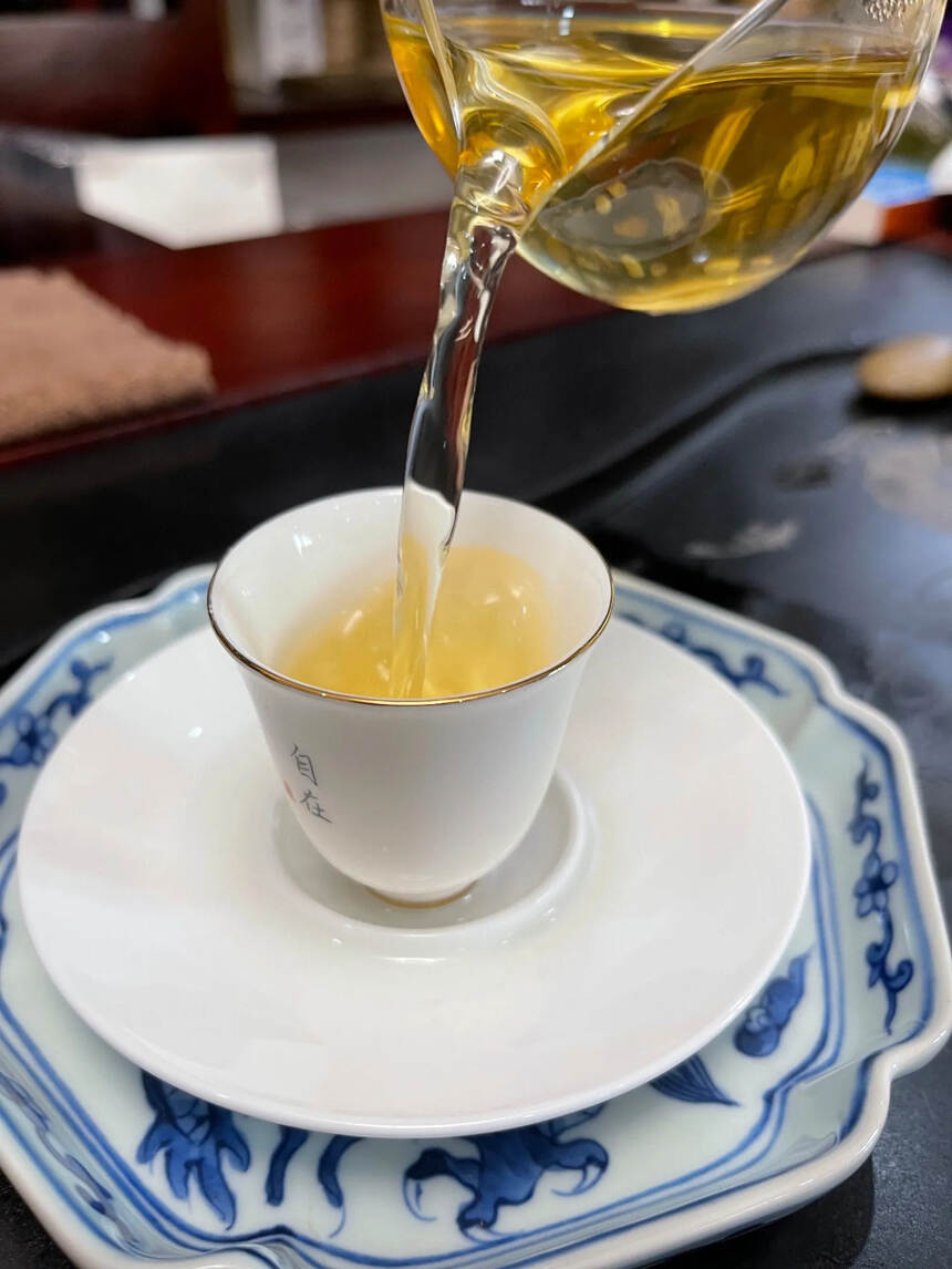 龙珠生茶系列—广别老寨古树龙珠，一粒7克。
广别老寨