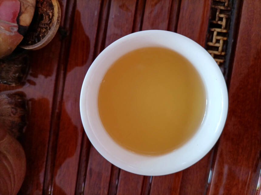 端午节我们一起喝喝茶，吃吃粽子
老曼峨生态茶，喝起来
