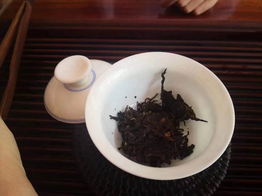 2020年的南本老寨大树头春竹筒茶，一筒500克，口
