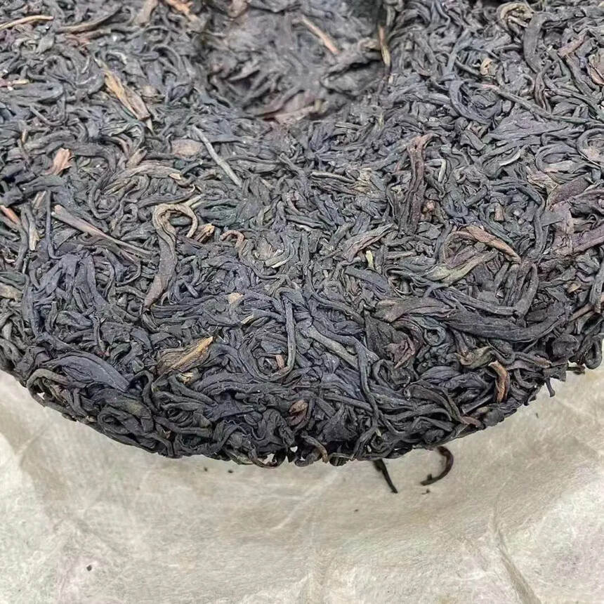 ??

老紫芽来喽，堪称茶中贵族，茶中贵族的紫芽，茶