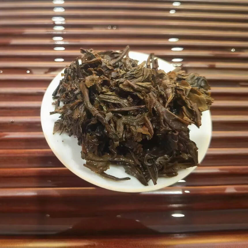 07年老曼峨班章铁饼，妥妥的大厂口粮茶，性价比高，茶
