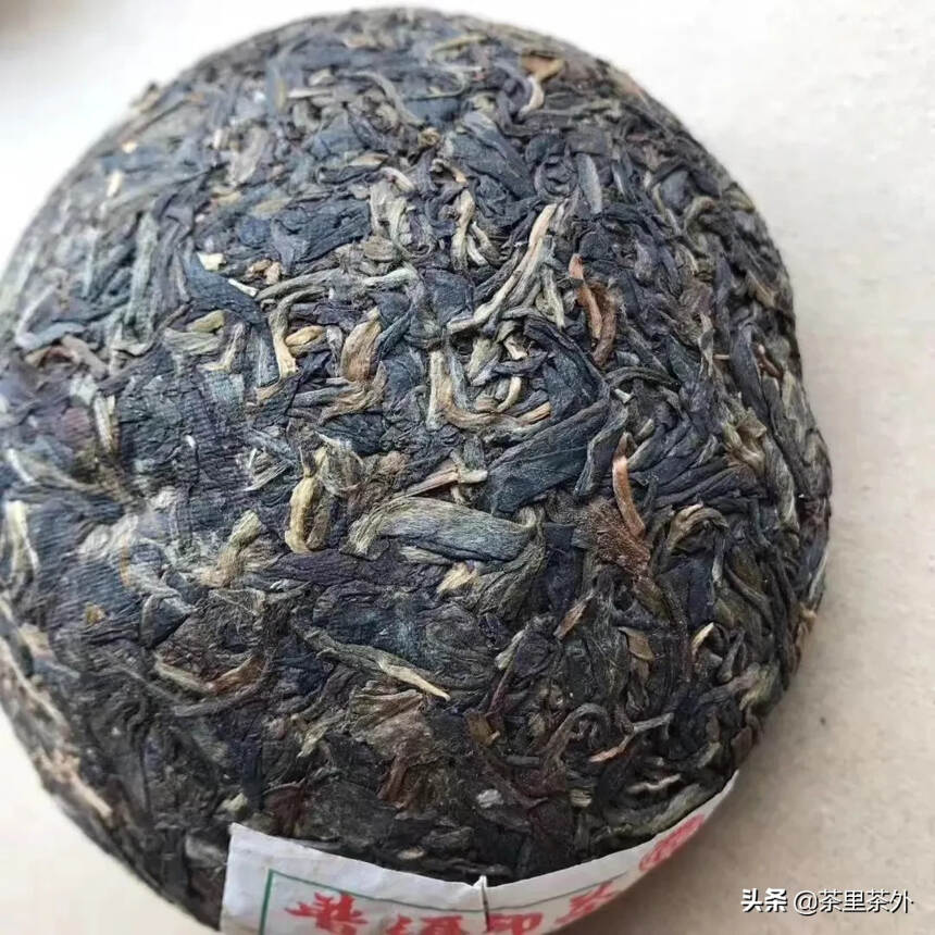 2004年兴海茶厂醇香御赏 老班章生态沱茶，采料选用
