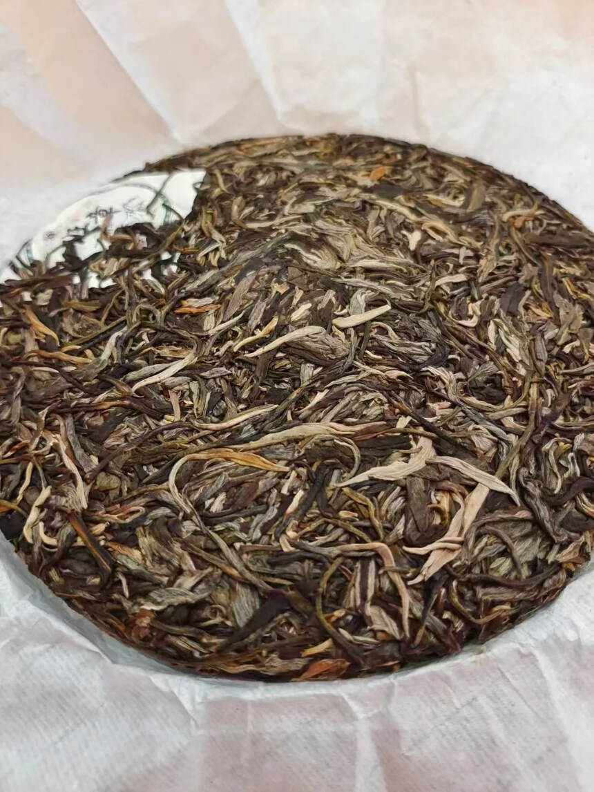 2015年云河班章生茶357克，一提7片，班章茶条索