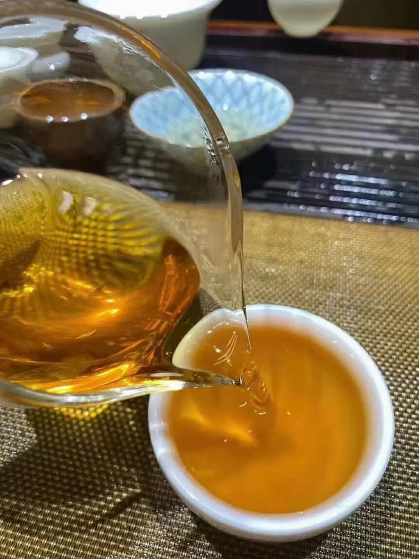 班章野生古树茶.澳门华联公司订制，春茶一口料，茶汤醇