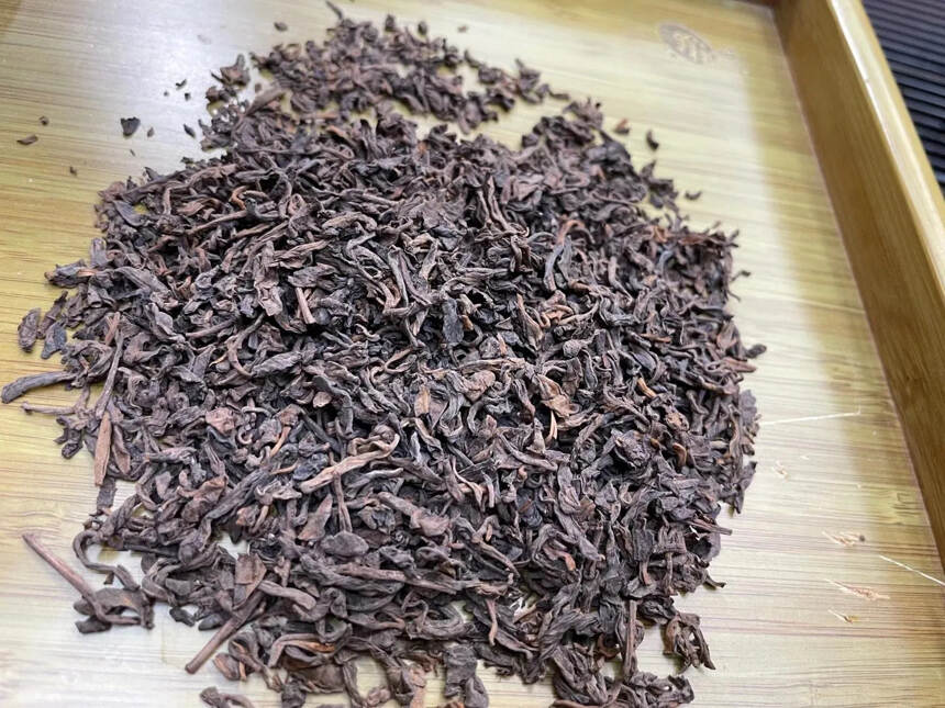 98年老散茶100克吉幸散茶
选用勐海地区的原料，正
