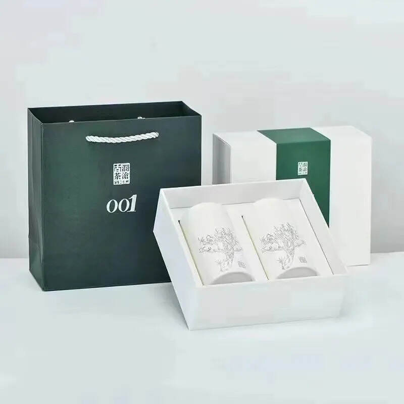 001生茶，景迈古树生茶的标杆，兰香蜜甜的生茶。纸盒