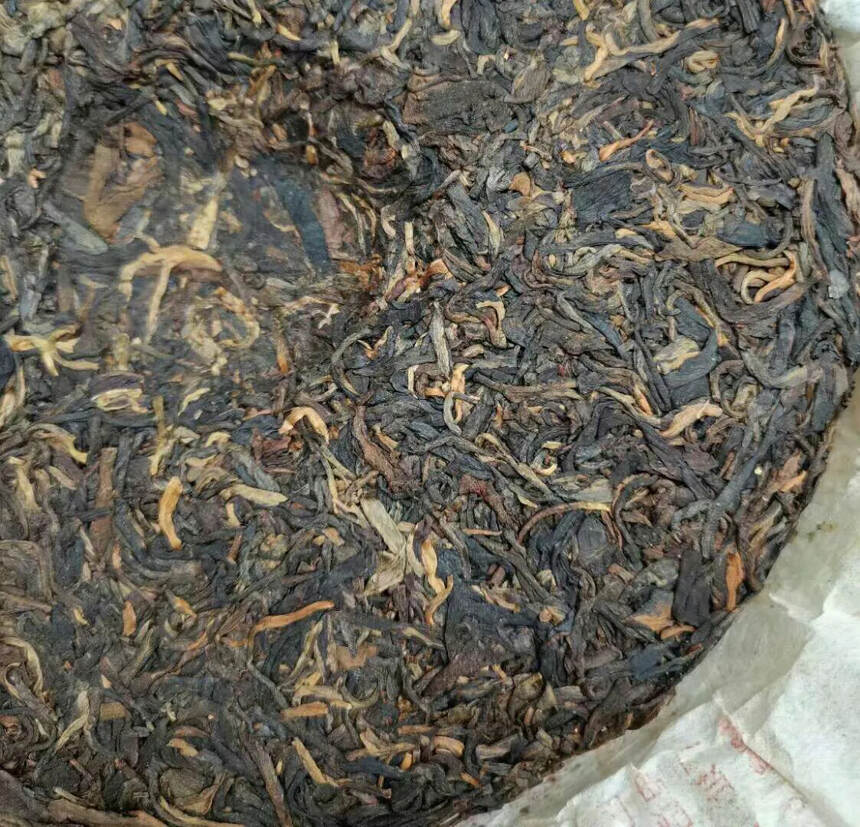 兴海茶厂2005年勐海七子饼，精选布朗山名寨古树原料