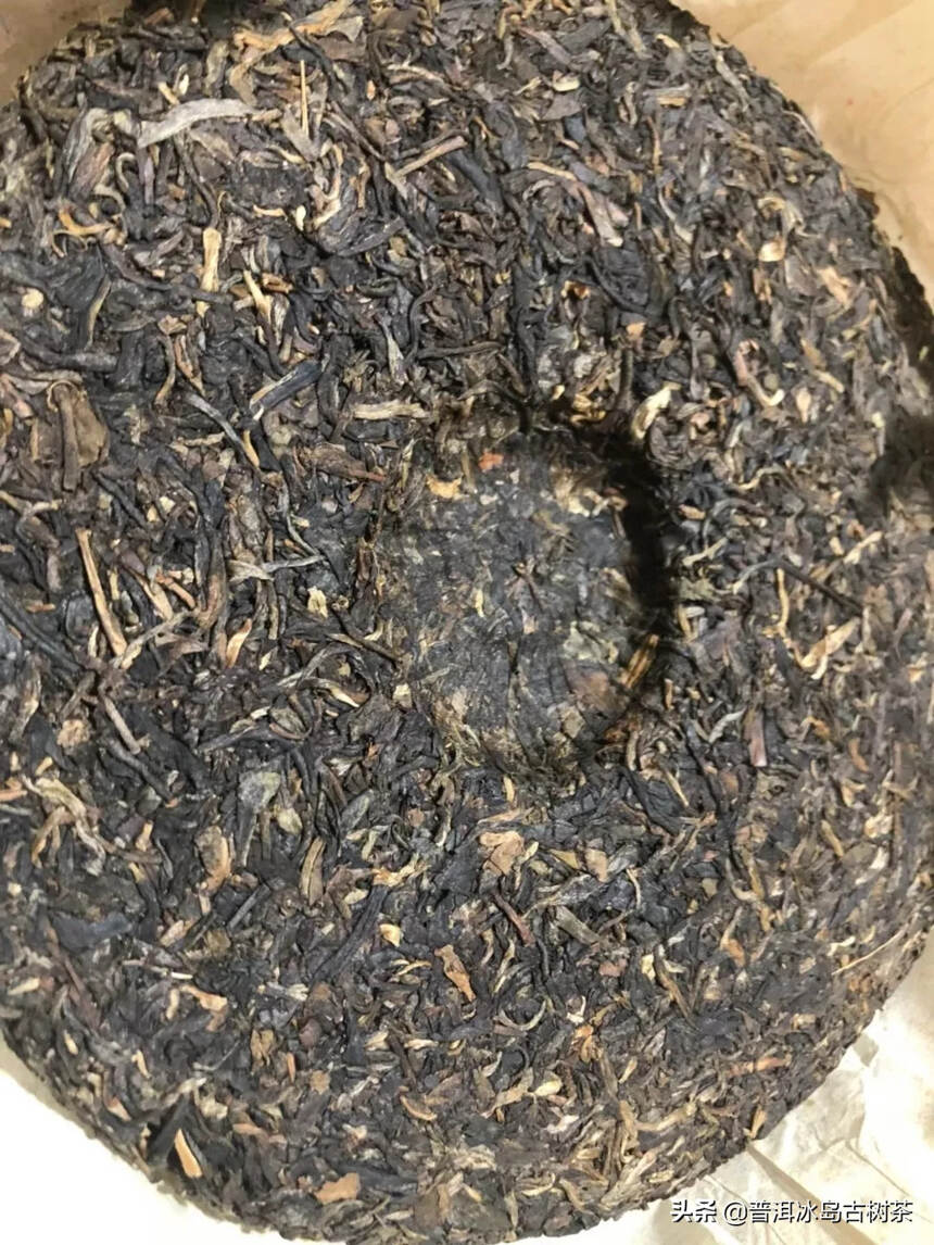 01年中茶黄印生茶，纯干仓。