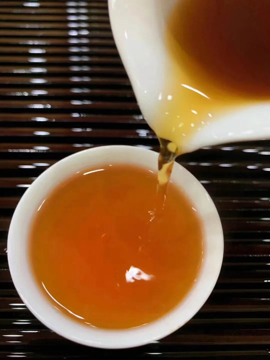 06勐库有机茶 500克一片
冰岛茶 ​甜过初恋 ！