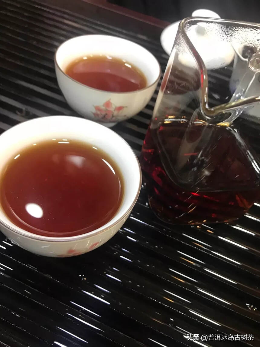 60年代无纸大红印生茶，木香樟香陈香药香都是绝佳！数